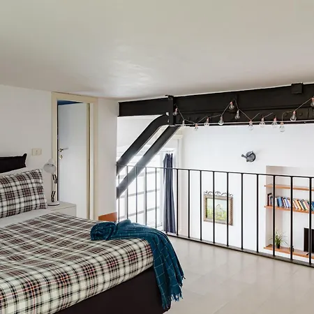 Trevi Fountain - Modern In 17th-century Palazzo Apartmán Řím